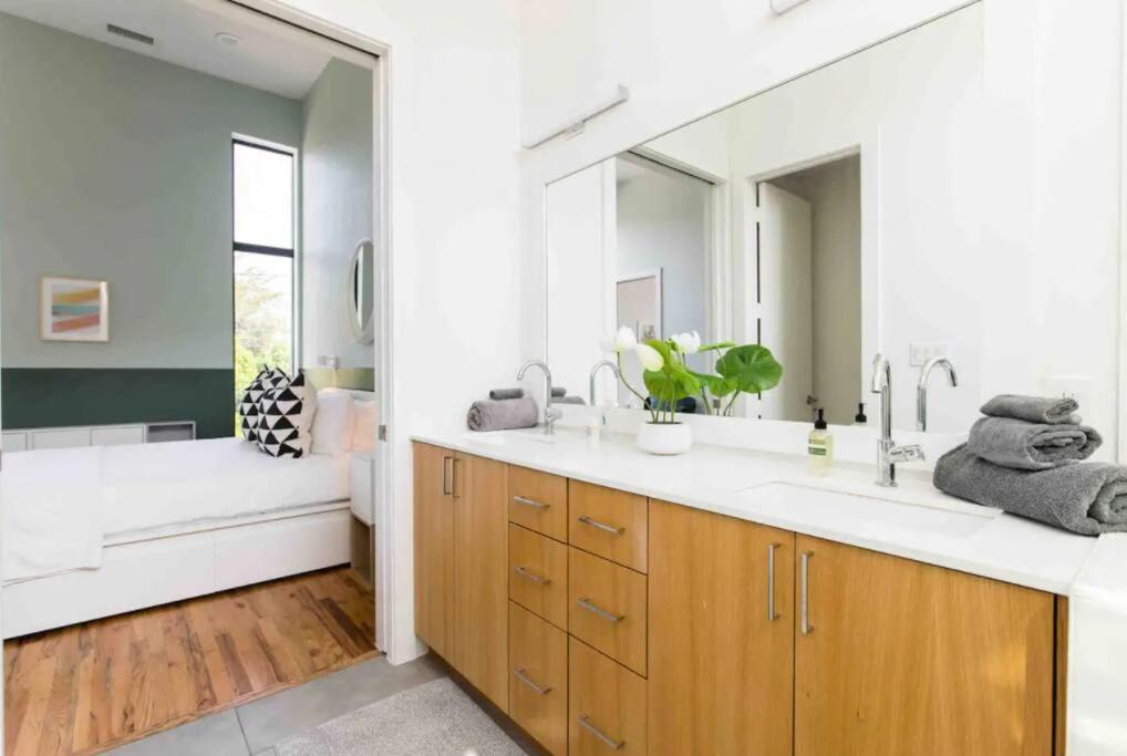 Glamorous Perfectly Located Luxury 2 Bed Townhome Dallas Exterior photo