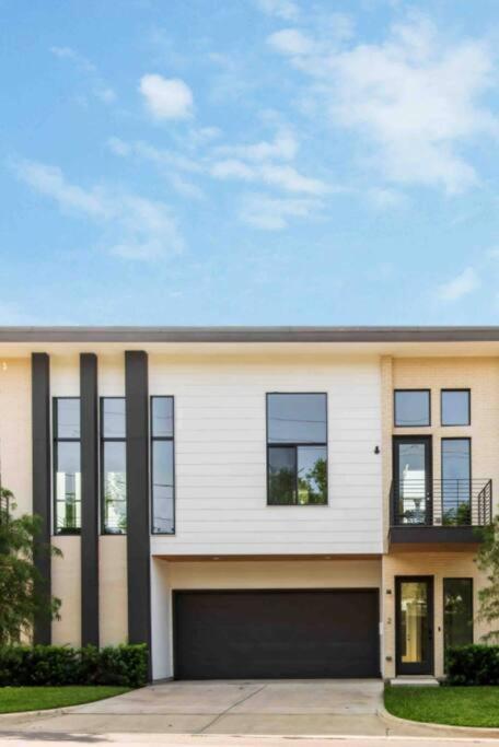 Glamorous Perfectly Located Luxury 2 Bed Townhome Dallas Exterior photo